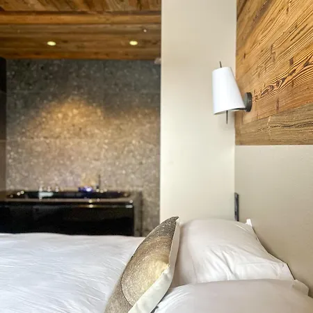 My Way Village 5 Rues Parking